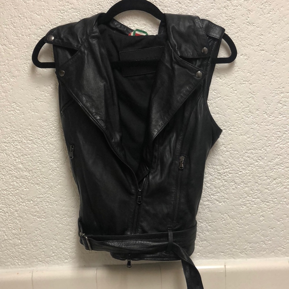 Carmar 100% genuine leather vest worn once